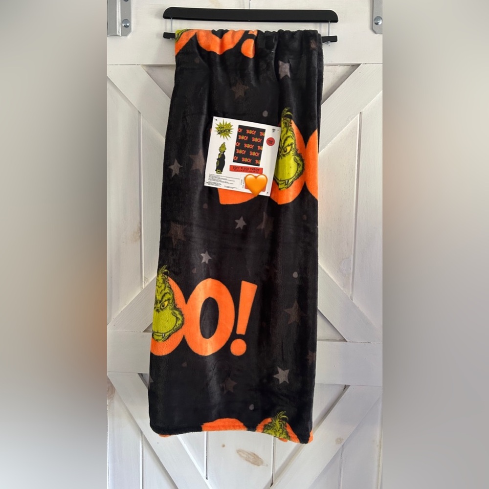 Grinch Halloween Throw Blanket